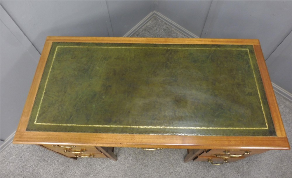 MAHOGANY DESK View IV