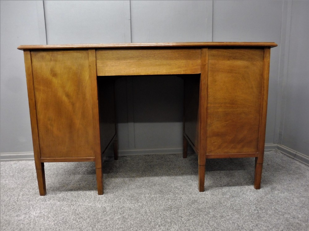 MAHOGANY DESK View VI