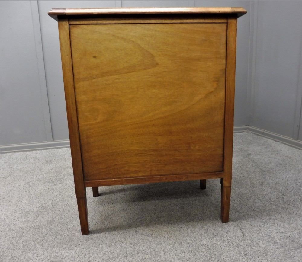 MAHOGANY DESK View VII