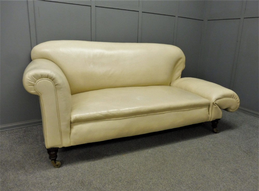 ANTIQUE LEATHER CHESTERFIELD SOFA CIRCA 1900 View IV