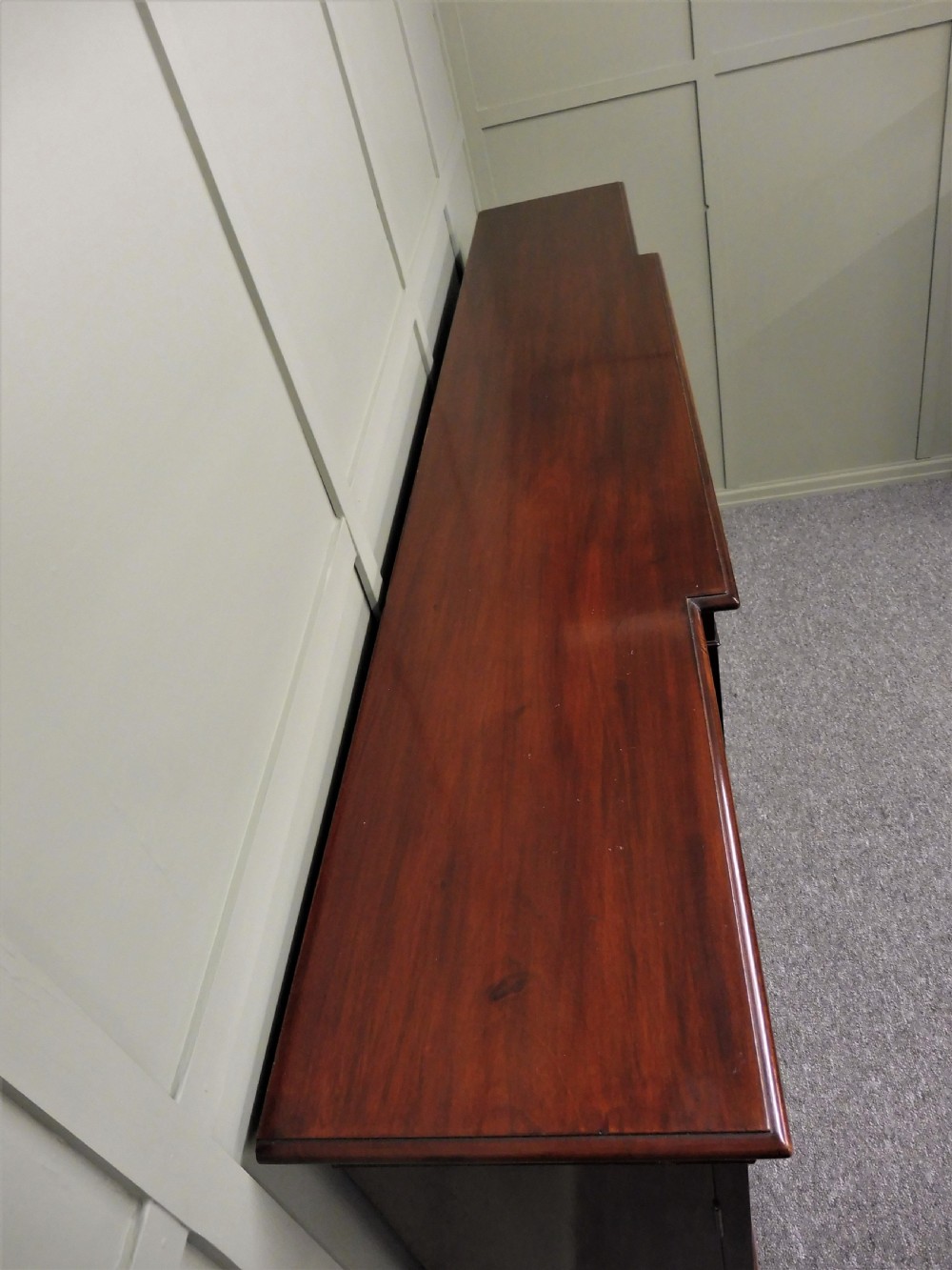 EDWARDIAN MAHOGANY BREAKFRONT BOOKCASE View V