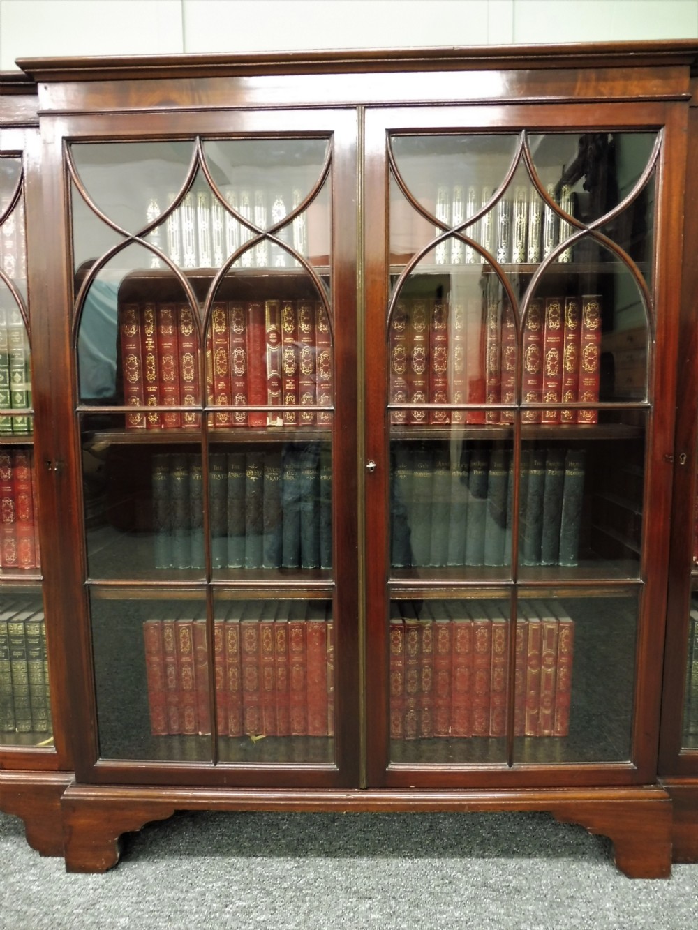 EDWARDIAN MAHOGANY BREAKFRONT BOOKCASE View VII
