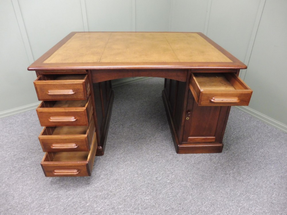 MAHOGANY LEATHER TOPPED PARTNERS DESK View IX