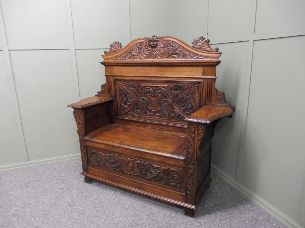 CARVED OAK GREEN MAN BENCH View VI