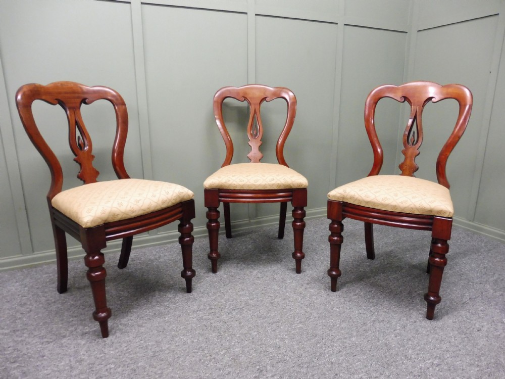 SET OF 12 VICTORIAN SPEARPOINT BALLOON BACK DINING CHAIRS View XXI