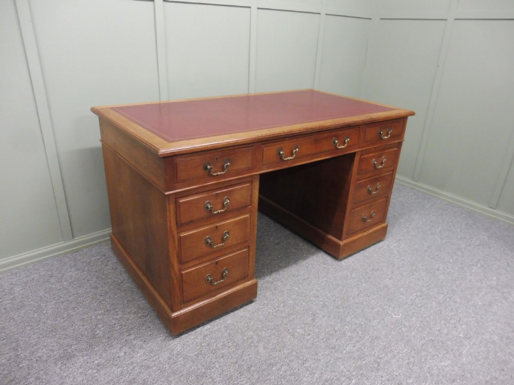 EDWARDIAN OAK PEDESTAL  DESK