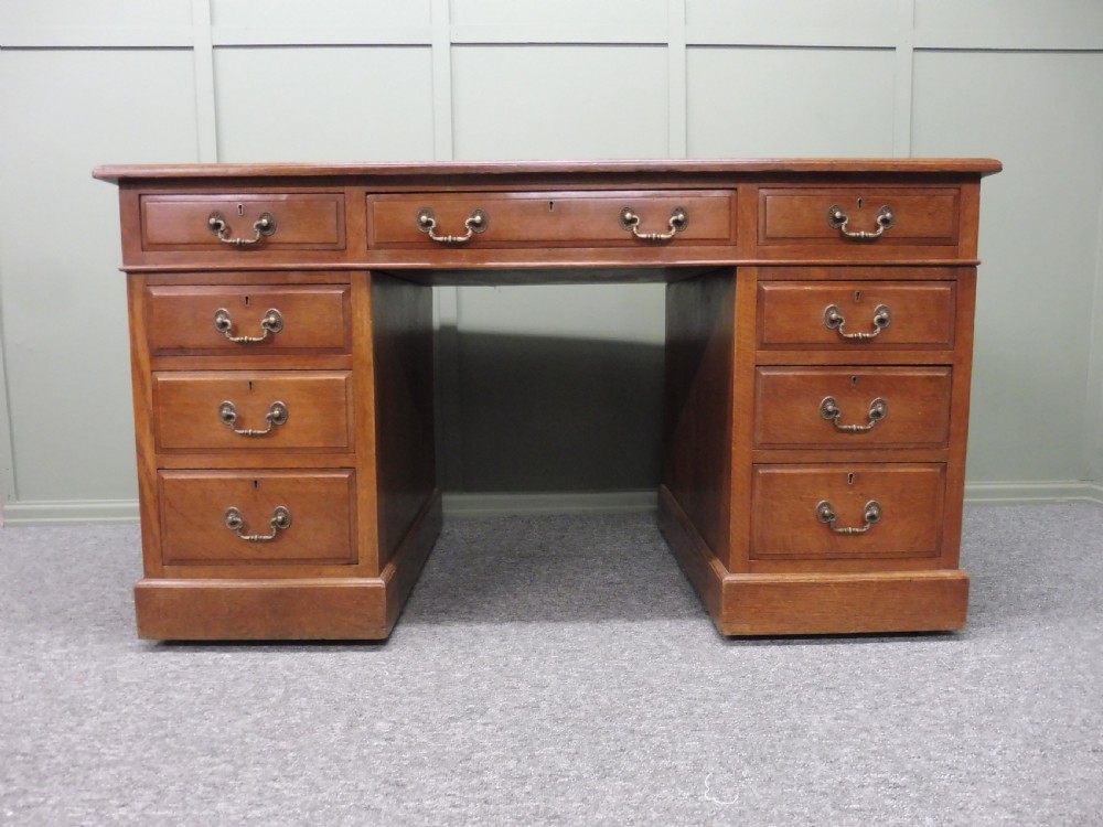 EDWARDIAN OAK PEDESTAL  DESK View III
