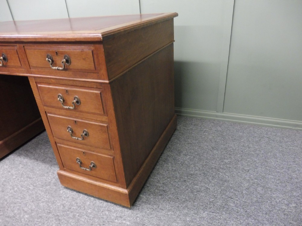 EDWARDIAN OAK PEDESTAL  DESK View VI
