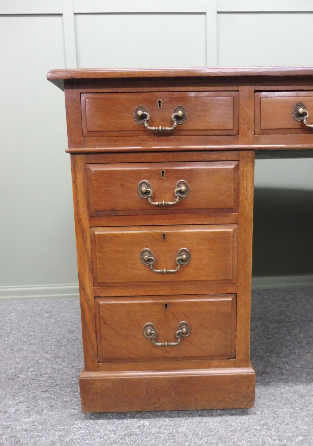 EDWARDIAN OAK PEDESTAL  DESK View IX