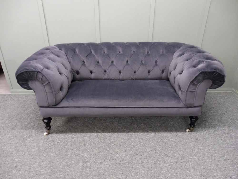RESTORED VICTORIAN CHESTERFIELD SOFA View XIII