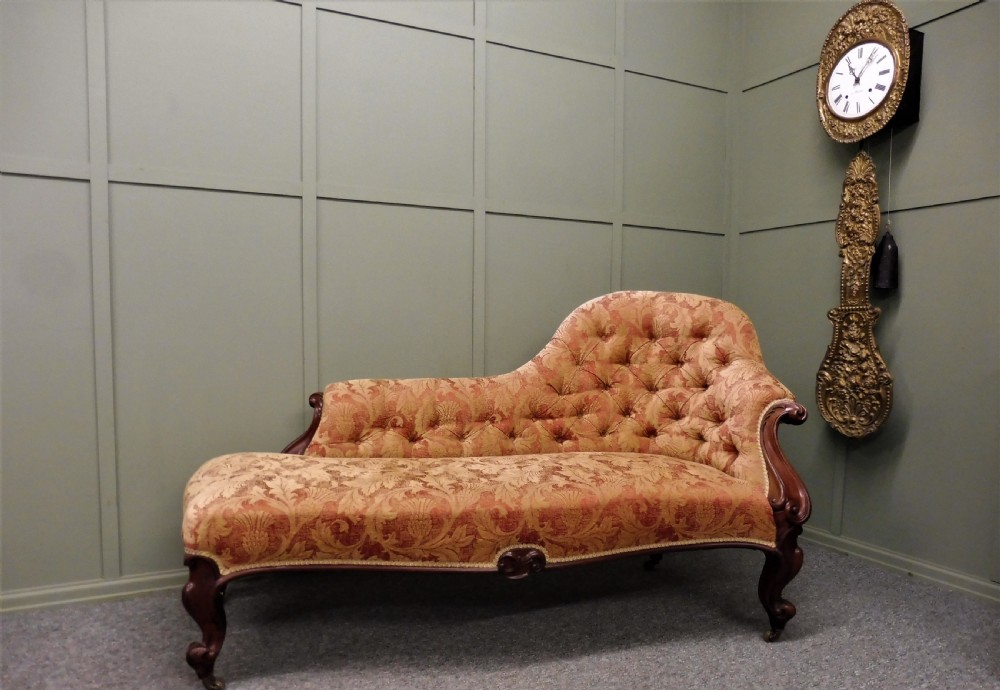 19TH CENTURY WALNUT CHAISE LONGUE