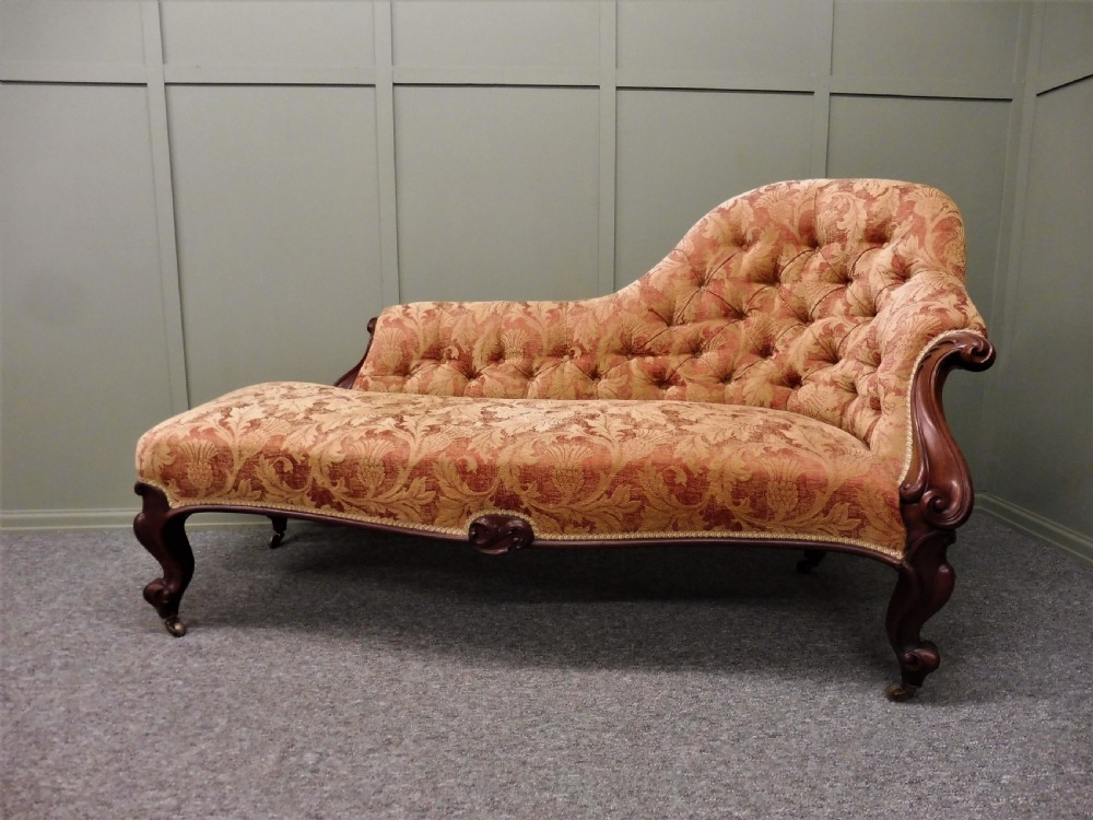 19TH CENTURY WALNUT CHAISE LONGUE View II