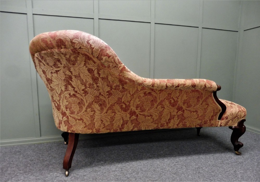 19TH CENTURY WALNUT CHAISE LONGUE View VII