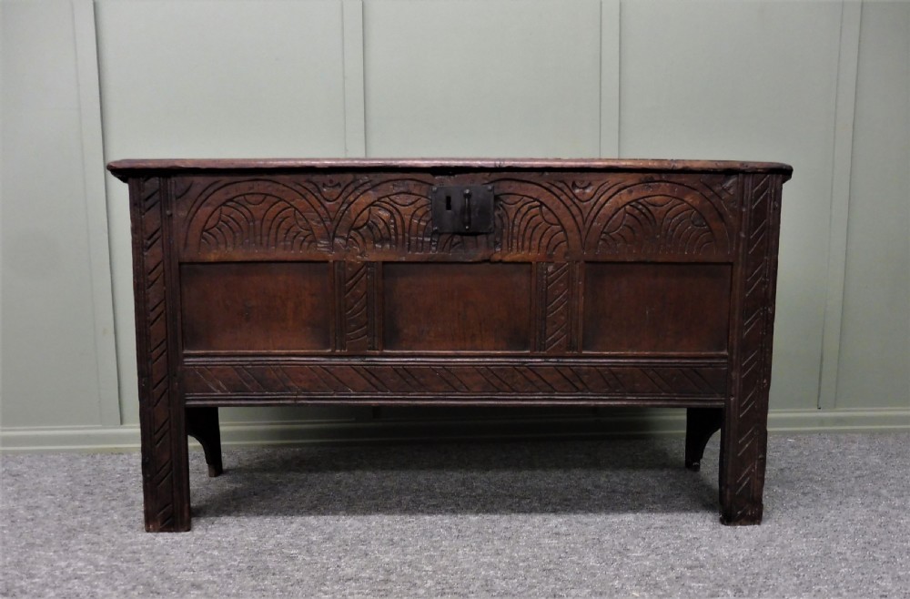 SMALL 18TH CENTURY OAK AND ELM COFFER View II