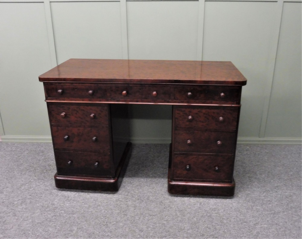 VICTORIAN PEDESTAL DESK IN PLUM PUDDING MAHOGANY View XI