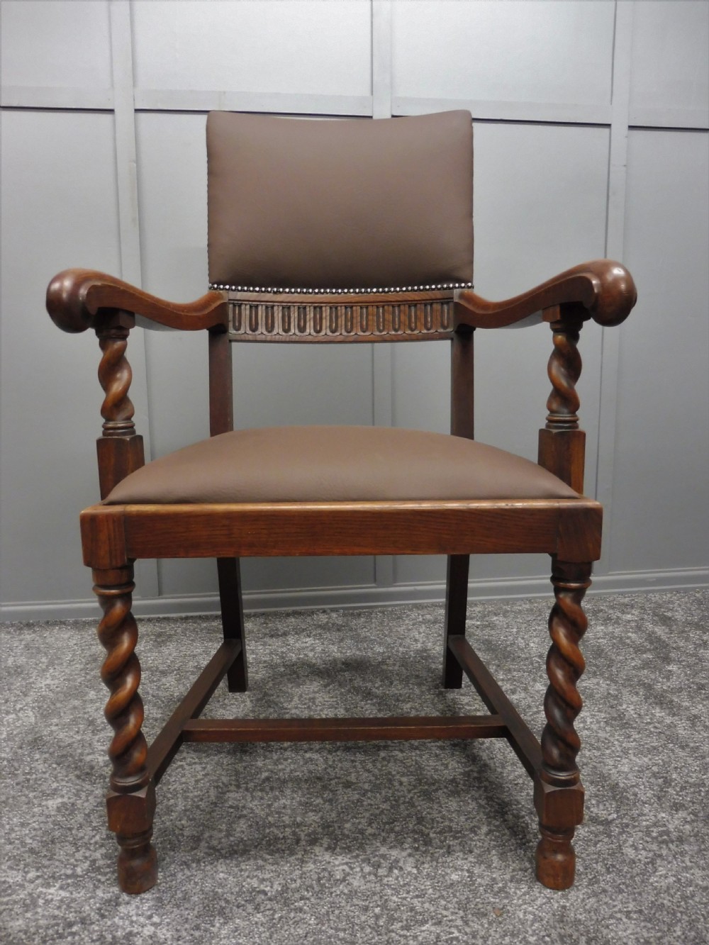 SET OF 8 OAK DINING CHAIRS View XV