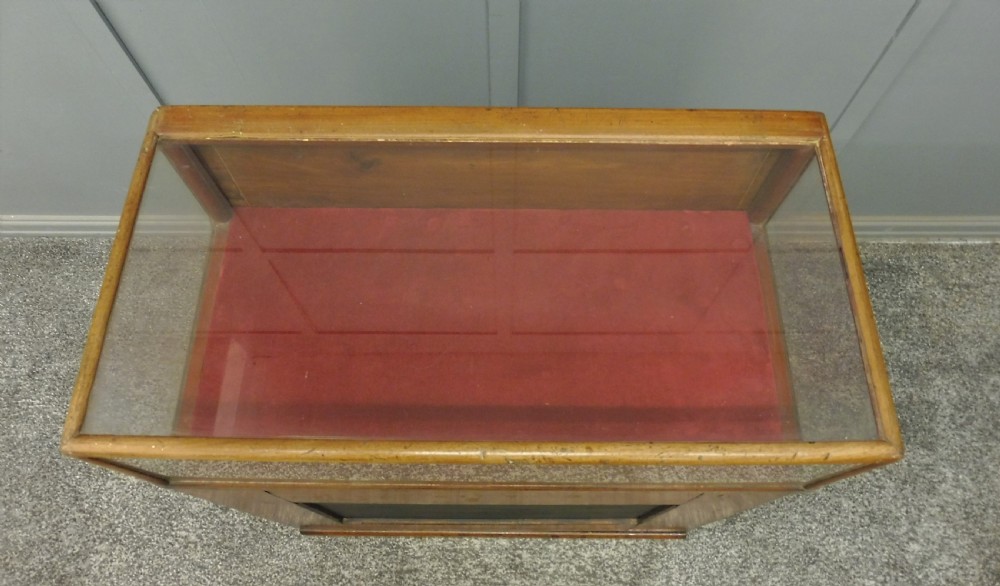 VERY RARE  VICTORIAN SPECTACLE DISPLAY COUNTER View XIII