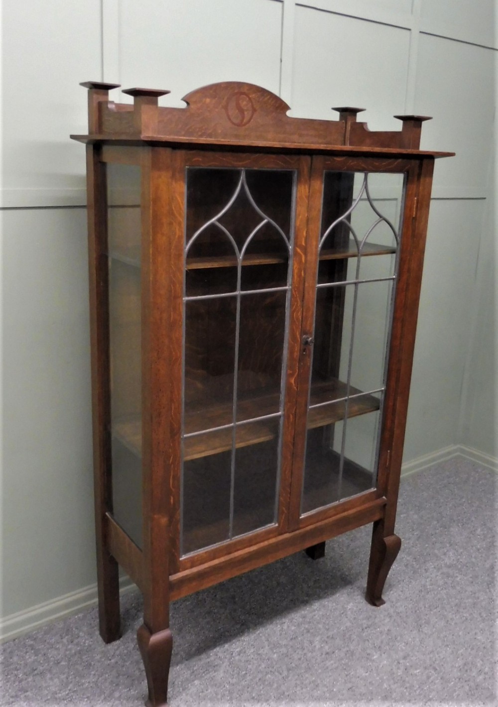 OAK ARTS AND CRAFTS DISPLAY CABINET