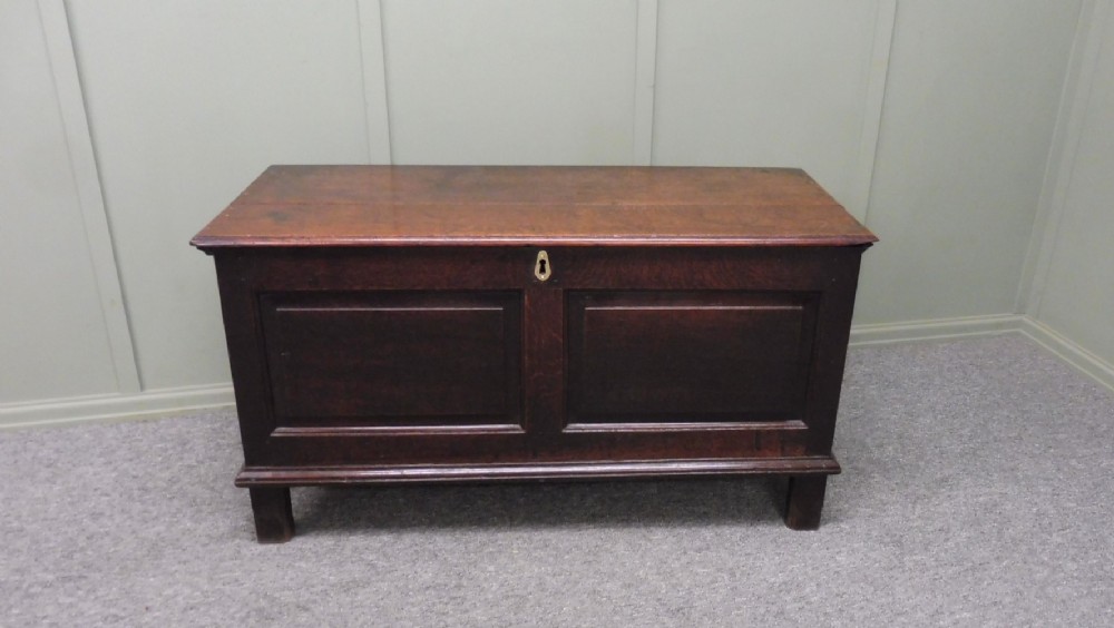 18TH CENTURY OAK COFFER