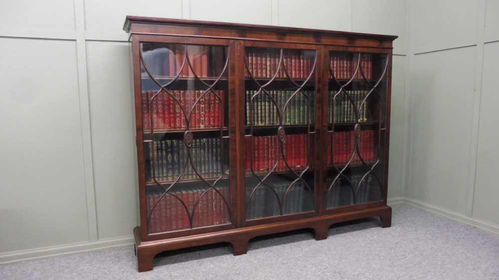 EDWARDIAN MAHOGANY BOOKCASE