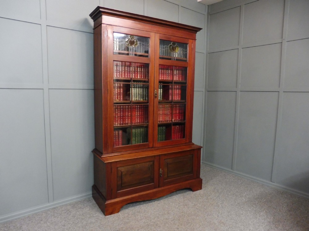 EDWARDIAN MAHOGANY BOOKCASE 