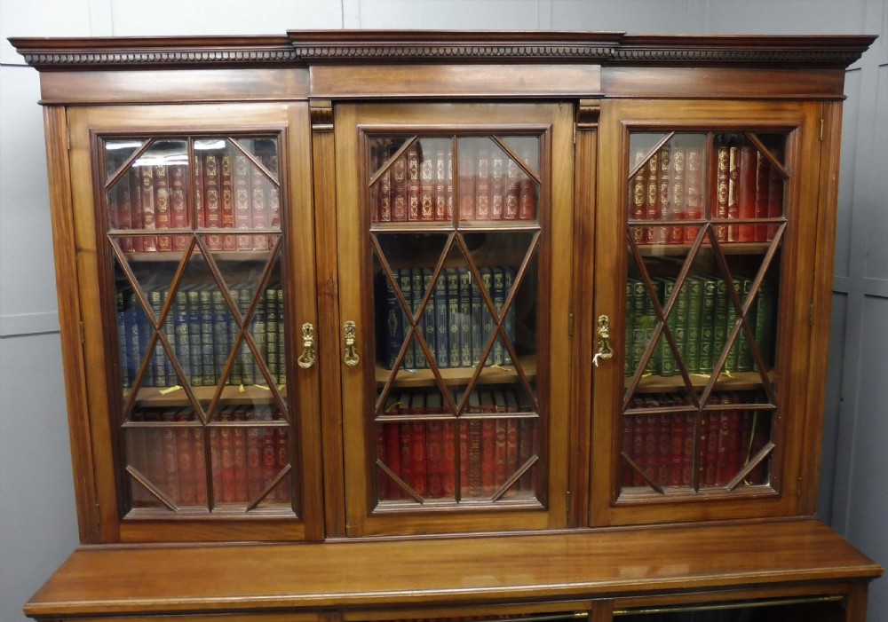 EDWARDIAN MAHOGANY BOOKCASE View III