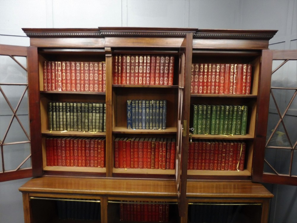 EDWARDIAN MAHOGANY BOOKCASE View V