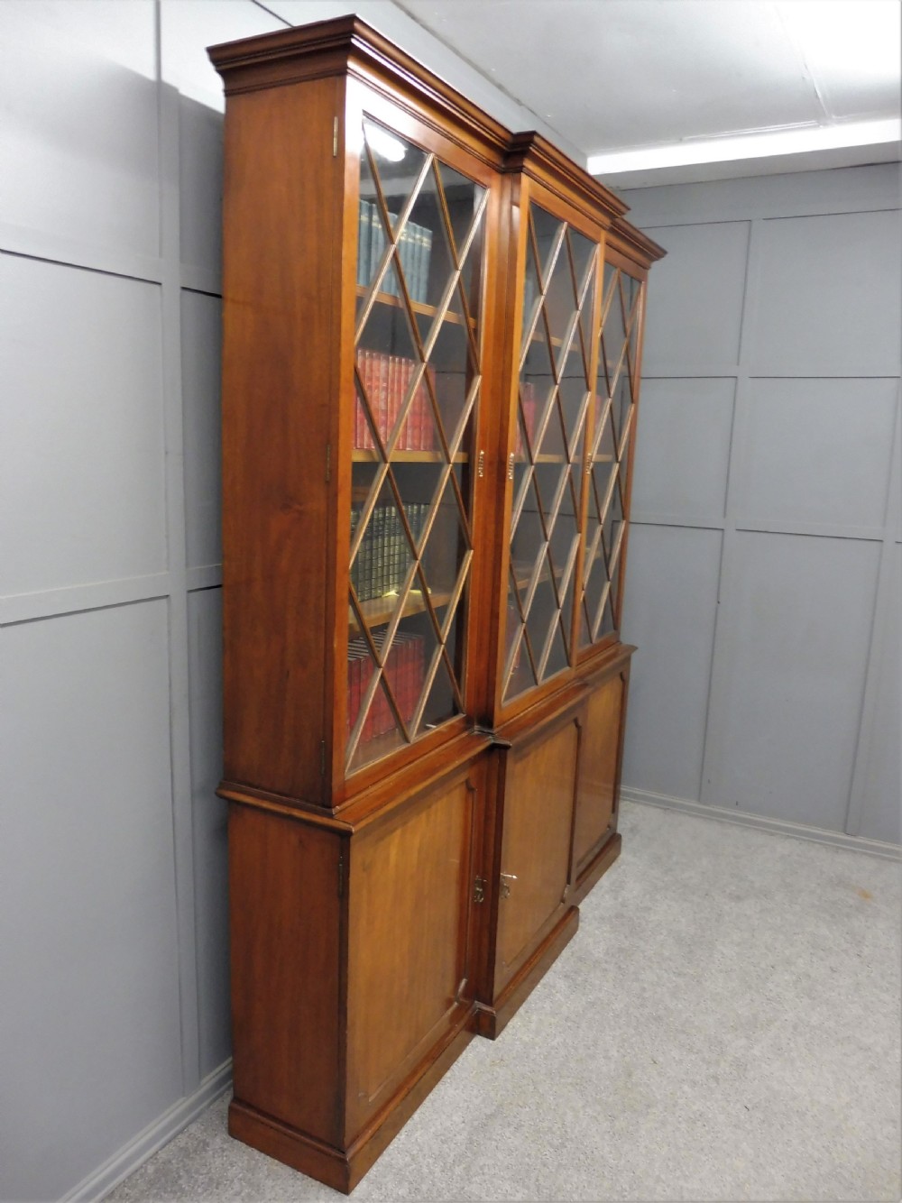 EDWARDIAN MAHOGANY LIBRARY BOOKCASE View II