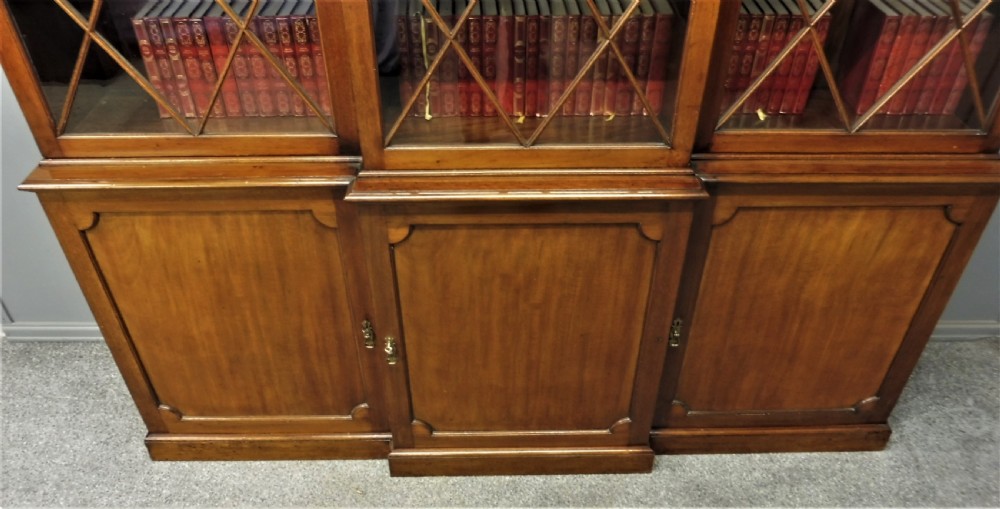EDWARDIAN MAHOGANY LIBRARY BOOKCASE View V