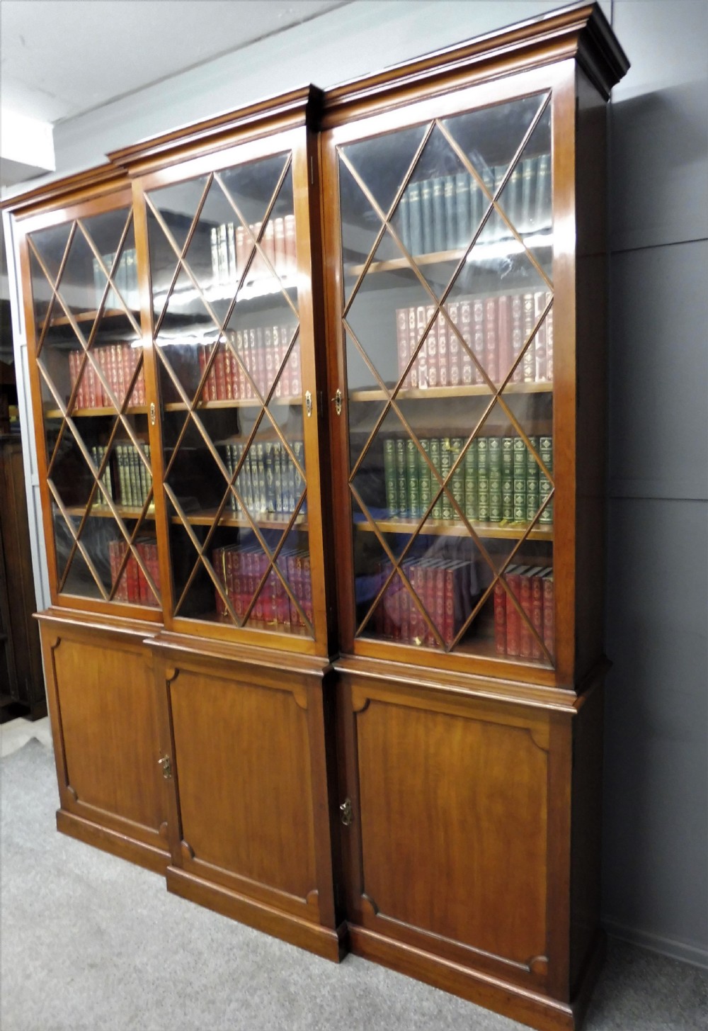 EDWARDIAN MAHOGANY LIBRARY BOOKCASE View X