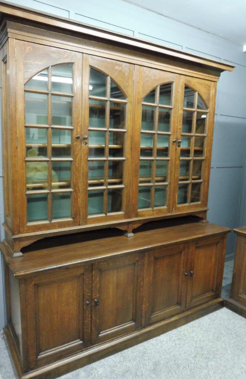 EXCELLENT PAIR OF OAK ARTS AND CRAFTS BOOKCASES View II