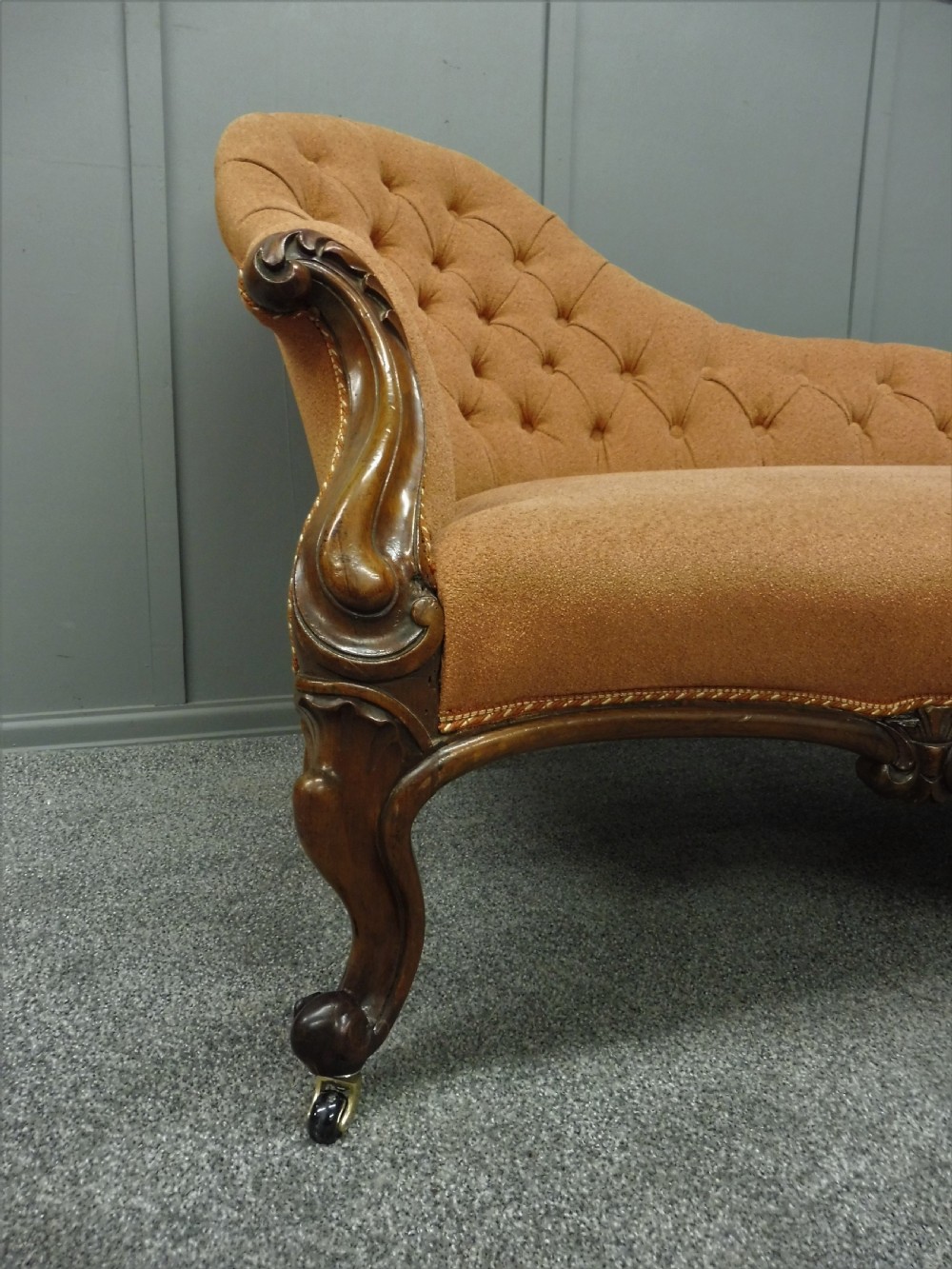 19TH CENTURY ROSEWOOD CHAISE LONGUE View V
