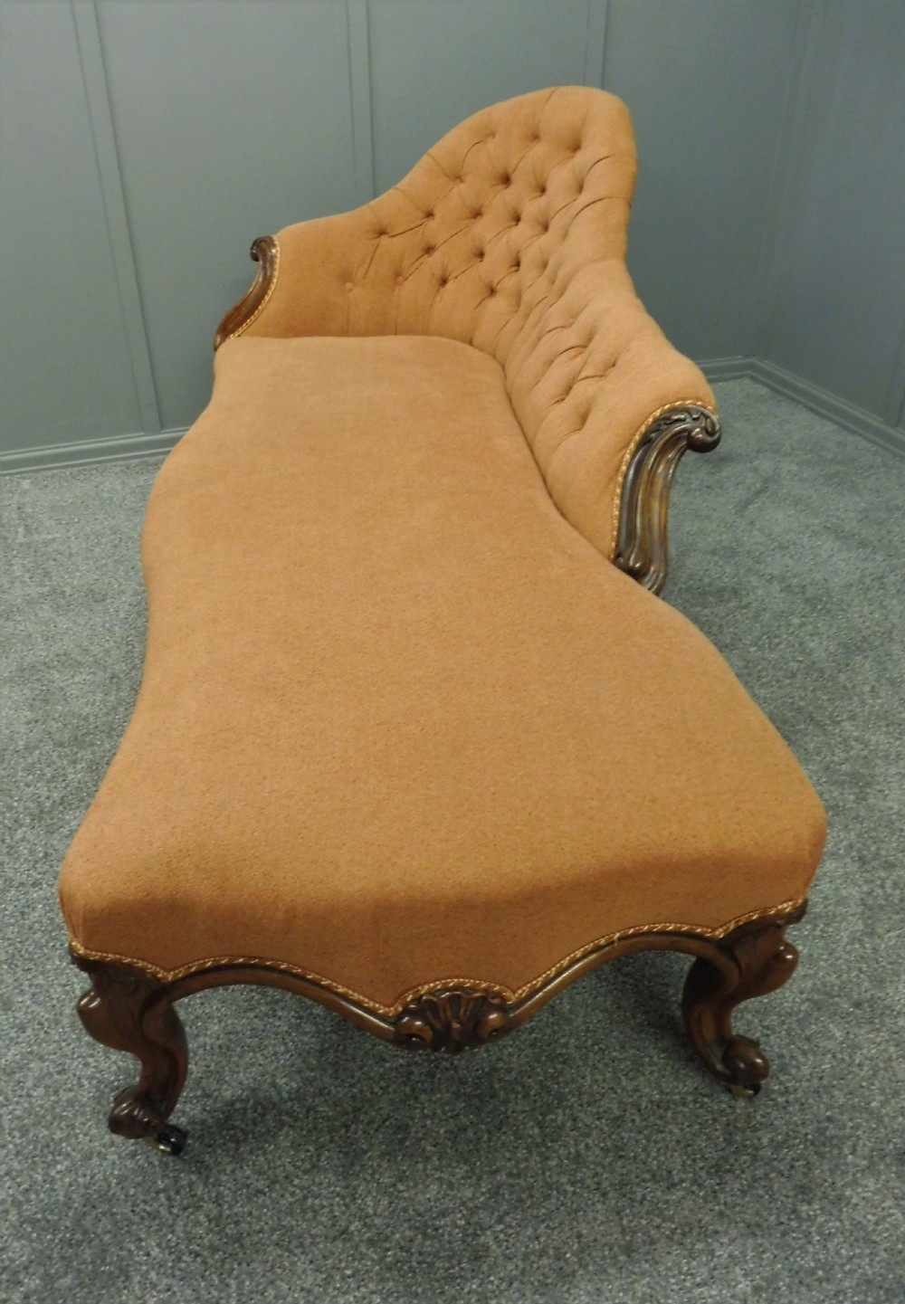 19TH CENTURY ROSEWOOD CHAISE LONGUE View VII