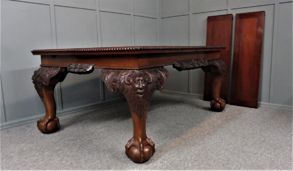 STUNNING VICTORIAN GREEN MAN DINING TABLE