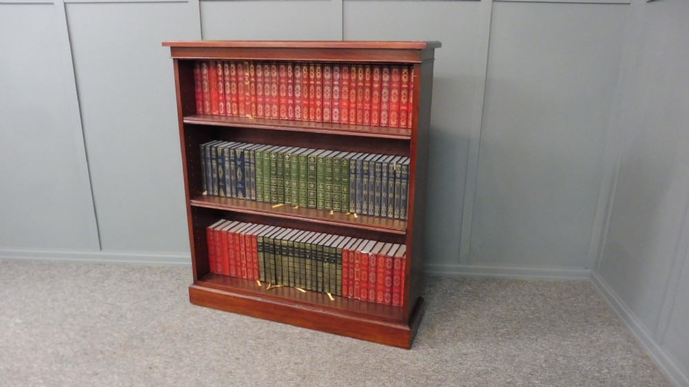 EDWARDIAN MAHOGANY BOOKCASE