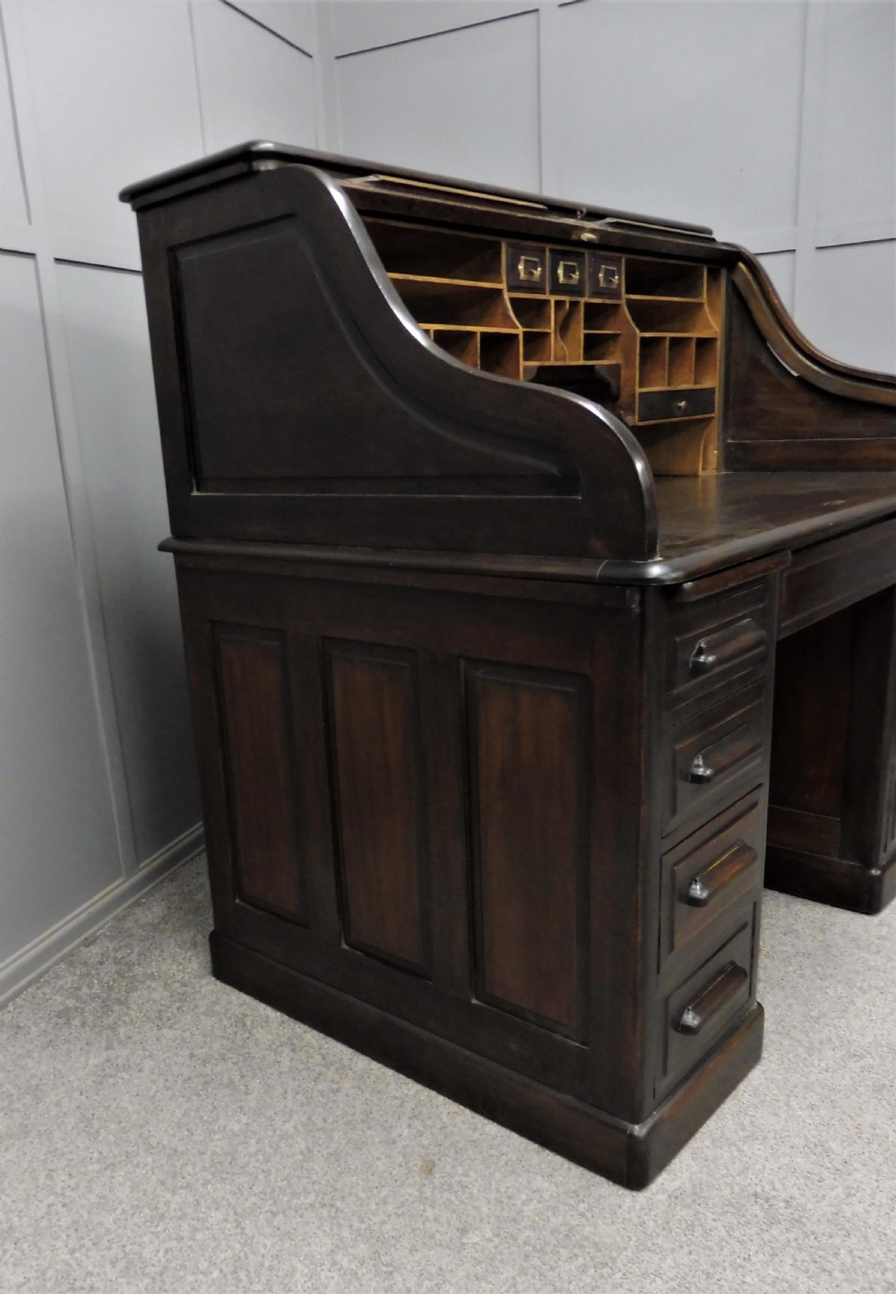 EDWARDIAN MAHOGANY ROLL TOP DESK View VII