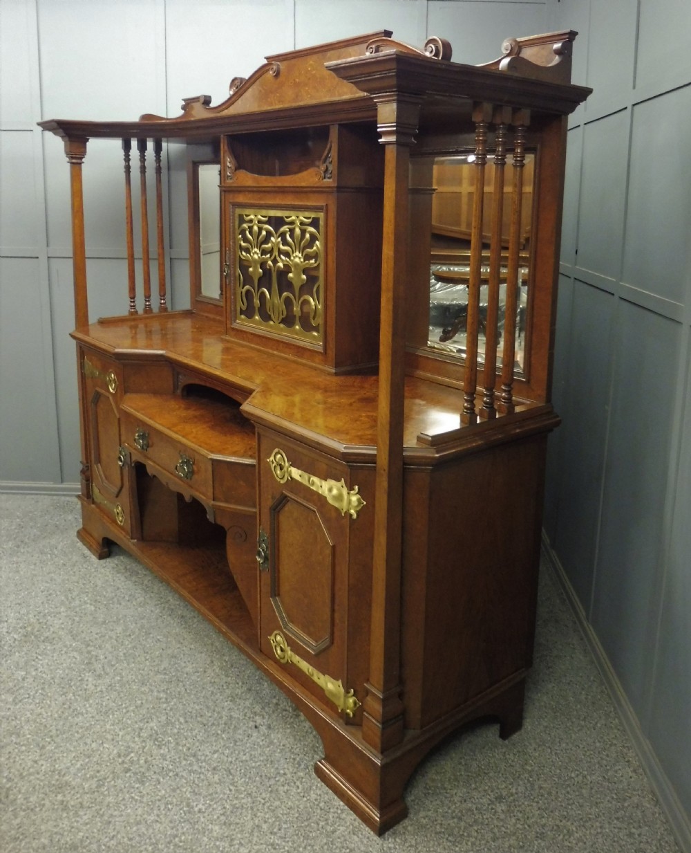 LARGE ARTS AND CRAFTS POLLARD OAK SIDEBOARD View VIII