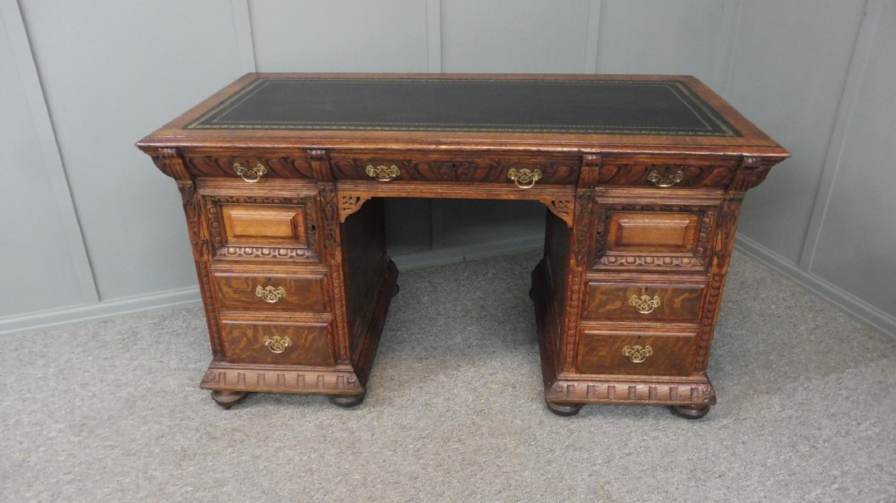 VICTORIAN CARVED OAK DESK