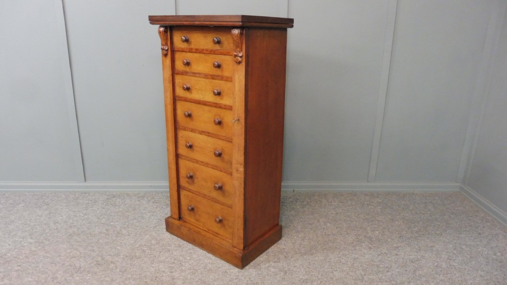GOLDEN OAK VICTORIAN WELLINGTON CHEST