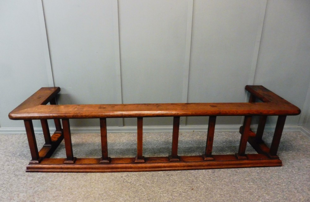 LARGE OAK ARTS AND CRAFTS CLUB FENDER