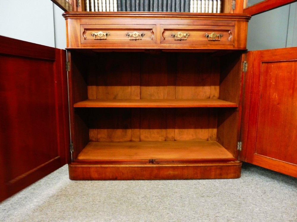 VICTORIAN MAHOGANY BOOKCASE View VI