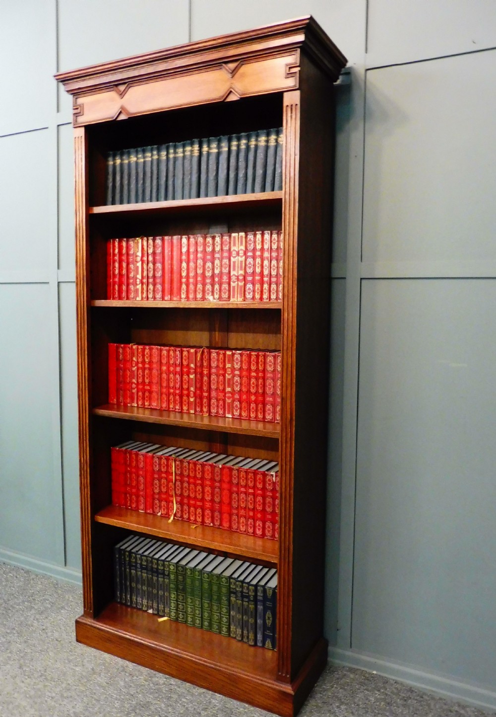 OAK BOOKSHELVES View II