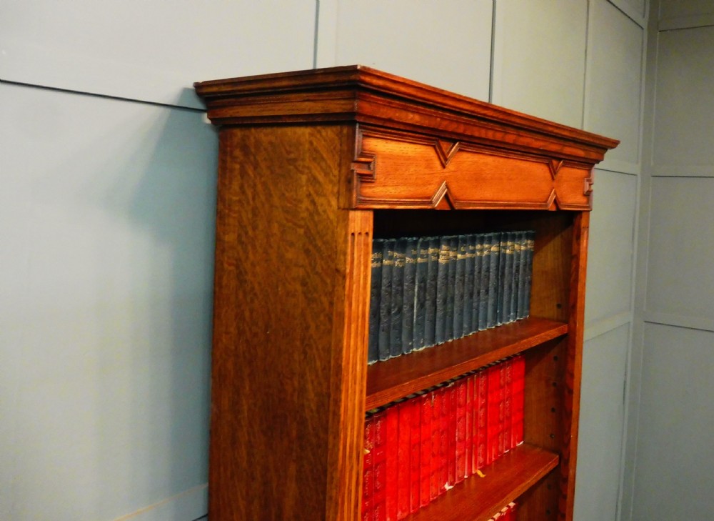 OAK BOOKSHELVES View III