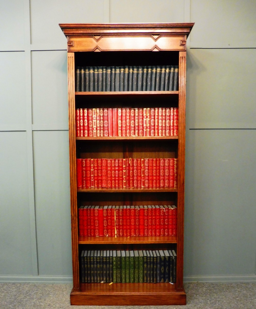 OAK BOOKSHELVES View V