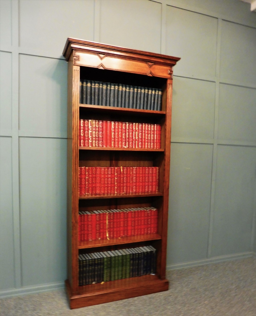 OAK BOOKSHELVES View VI