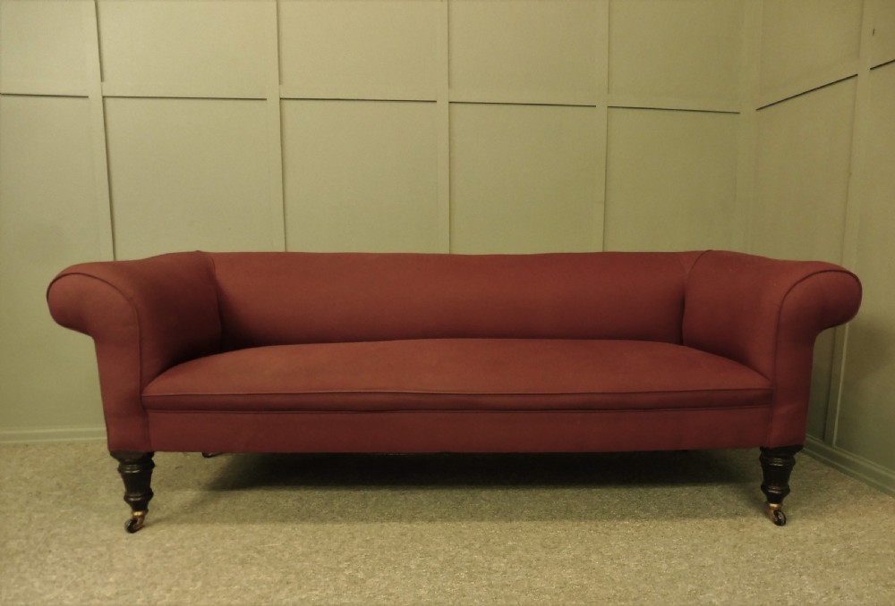 VICTORIAN CHESTERFIELD SOFA