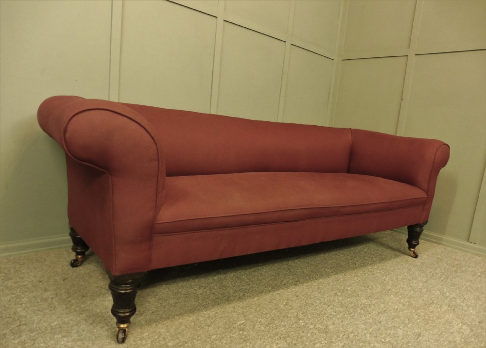 VICTORIAN CHESTERFIELD SOFA View II