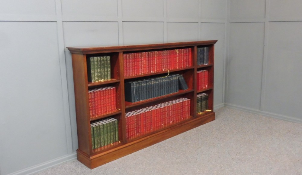 VICTORIAN MAHOGANY BOOKCASE