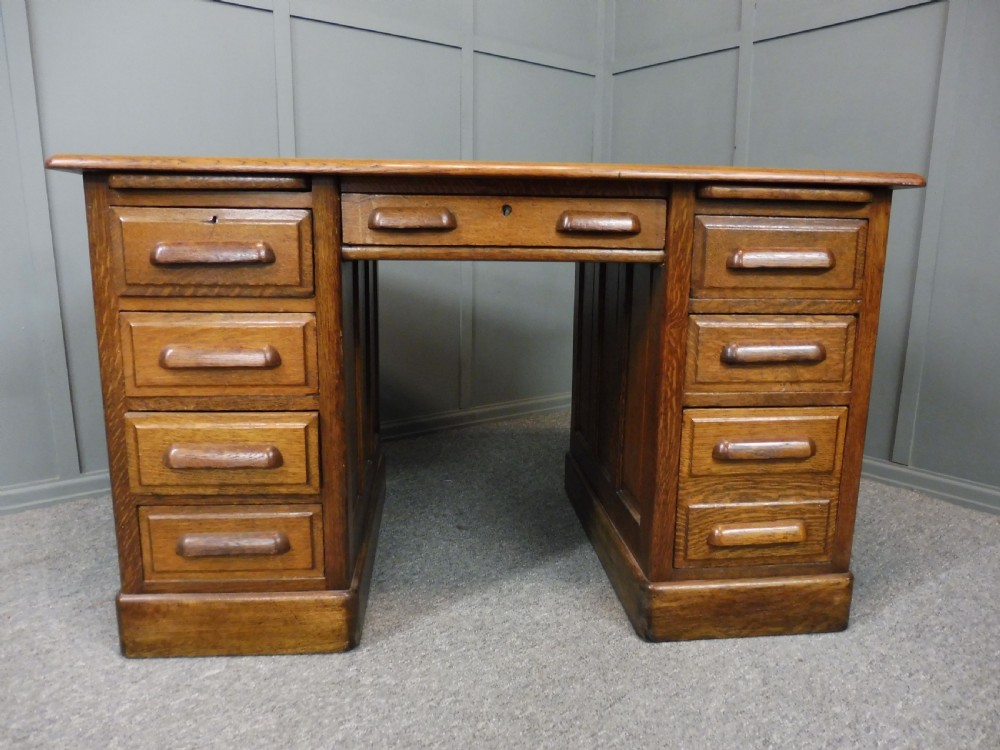 GOLDEN OAK PEDESTAL DESK View III