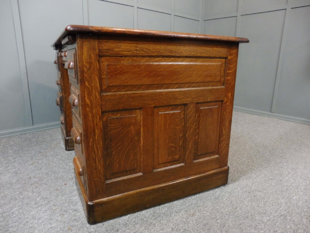 GOLDEN OAK PEDESTAL DESK View V